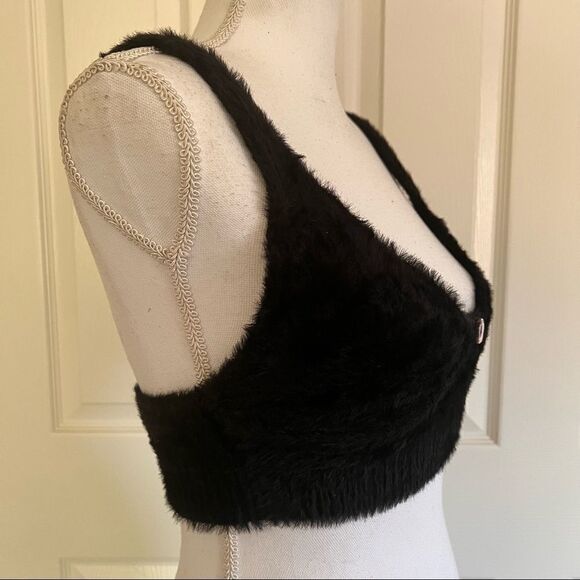 NEW FOR LOVE & LEMONS Devon Sleeveless Fuzzy Top Black Large - Picture 5 of 9